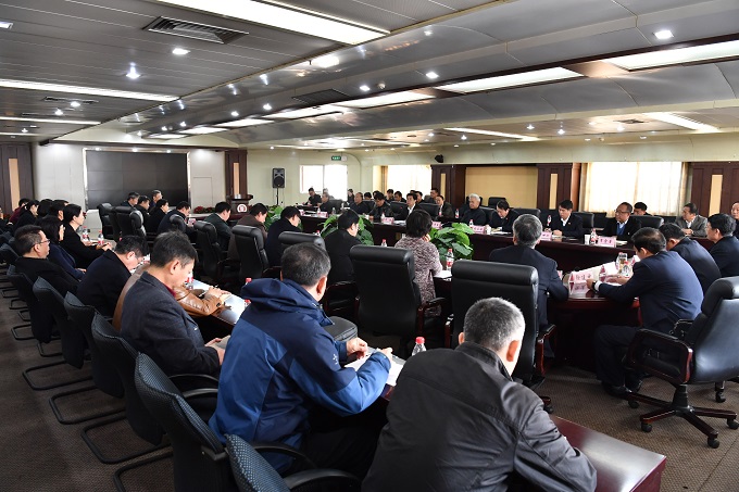 tu 2我校召开党委六届十二次全委(扩大)会